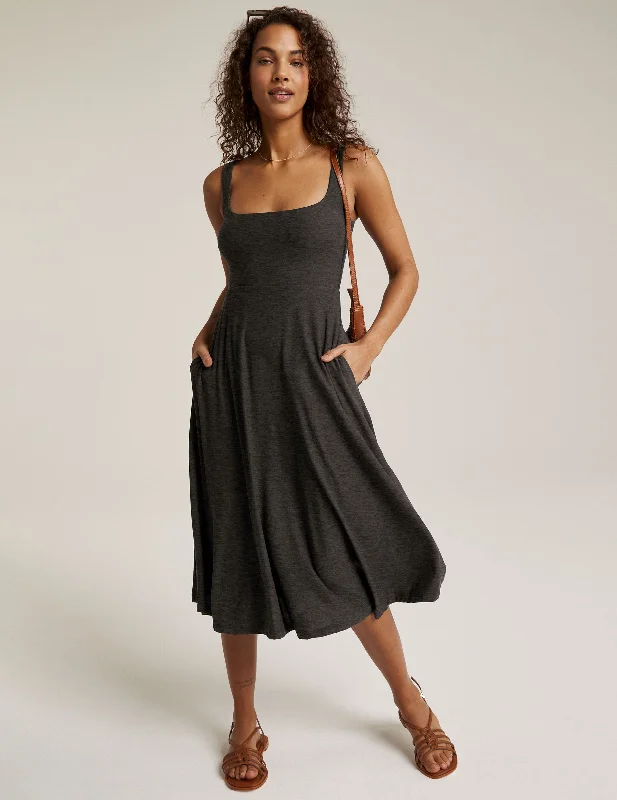 Sophisticated Style Big Savings On Rustic Countryside Styles Featherweight At The Ready Square Neck Dress