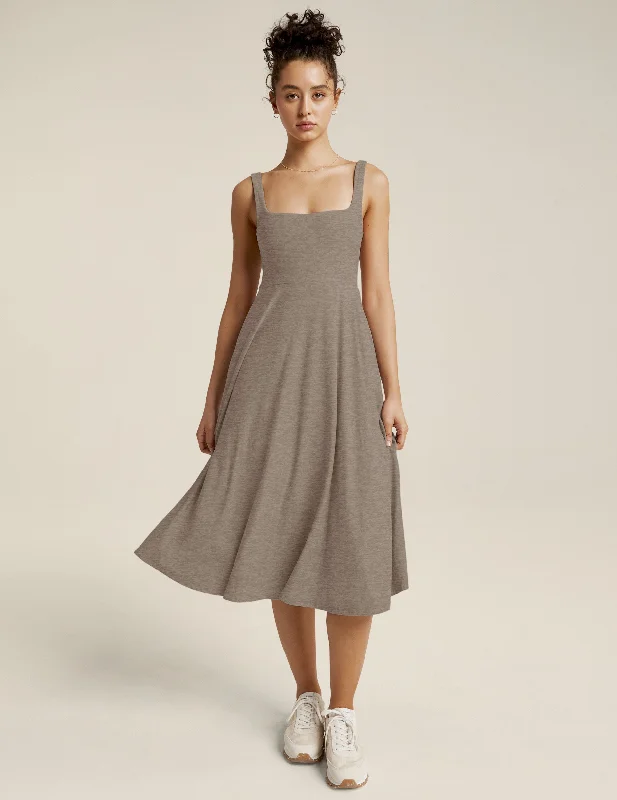 Clothing Woman Trend Alert Featherweight At The Ready Square Neck Dress